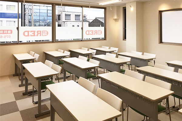 自立学習塾RED京都西大路教室の雰囲気