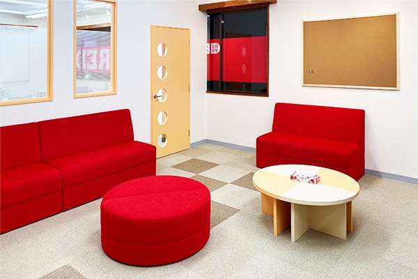 自立学習塾RED京都洛西口教室の雰囲気