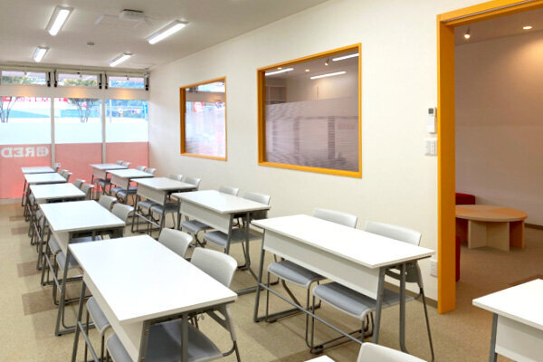 自立学習塾RED高知百石教室の雰囲気